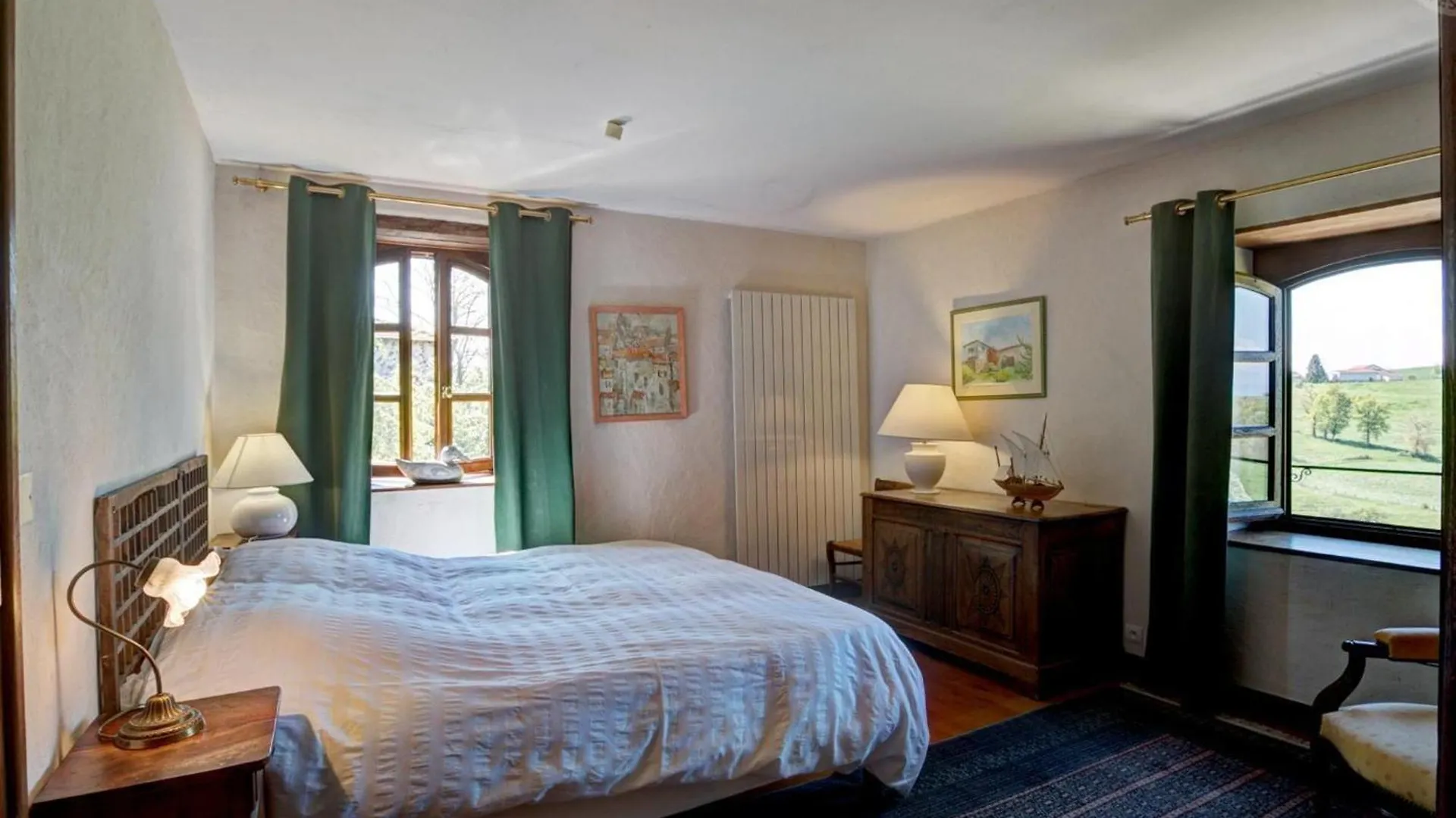 Decouvrez Ce Gite Champetre Avec Spa, Sauna, Piscine Et Jardin Privatif A Essertines-En-Donzy - Fr-1-496-200